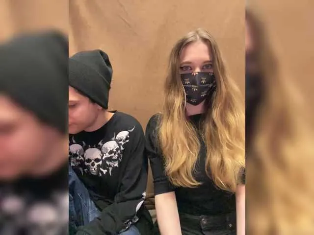 Emmalove13 – webcam model profile photo